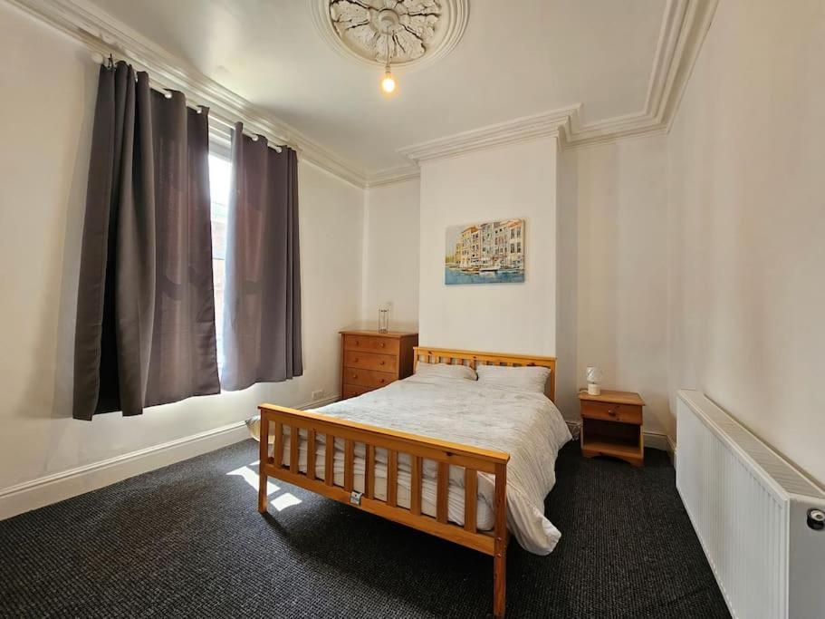 Convenient 3 Bed, Pr1 Near Uclan N Train Station Villa Preston  Ngoại thất bức ảnh